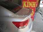 Đuôi gió nhỏ dán trên nắp capô sau Forte.
Đẹp, thể thao và cá tính