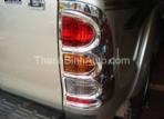 Viền đèn hậu ximạ Toyota Hilux