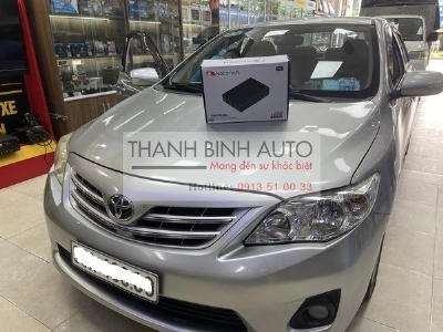 Loa sub gầm ghế Nakamichi 650W cho xe ALTIS 2010