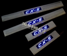 Ốp bậc cửa có đèn Mazda CX5