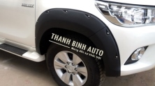 CUA LỐP CÓ ĐINH TOYOTA HILUX REVO 2015