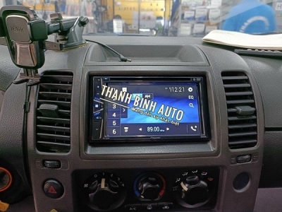 Màn hình Pioneer AVH 215BT cho xe NISSAN NAVARA 2009