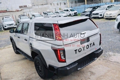 Nắp thùng cao có đèn & Nắp thùng thấp mở 45 độ cho xe TOYOTA HILUX 2026