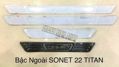 Ốp bậc cửa ngoài xe KIA SONET