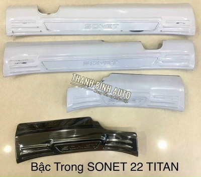 Ốp bậc cửa trong xe KIA SONET