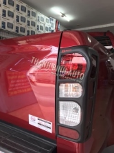 Viền đèn hậu đen ISUZU D-MAX 2018 2019