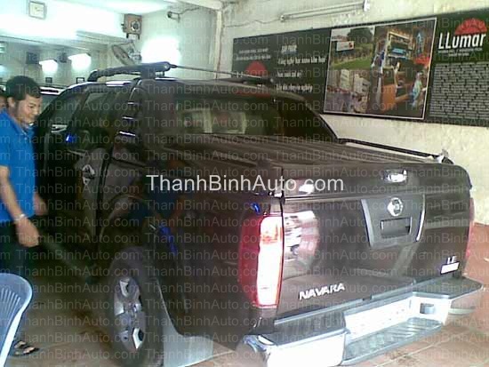 Nắp thùng thấp xe Navara