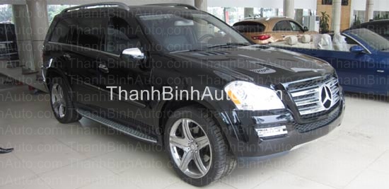 Bệ bước, bậc lên xuống GL550 4MATIC 2010