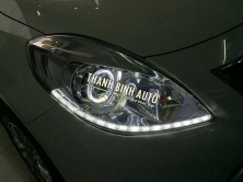 Nissan Sunny độ bi Q5, enro và led chạy thủy tinh
