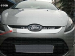 Viền mặt calang dưới logo Ford Fiesta 2011 
