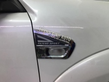Ốp mang cá tai xe Mitsubishi Pajero Sport