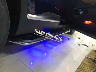 Bậc lên xuống, bệ bước có đèn led cho xe SANTAFE 2022