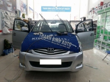 Dán kính dán phim cách nhiệt xe Innova