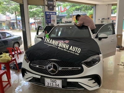 Dán phim cách nhiệt 3M Mỹ cho xe Merc GLC300 2023