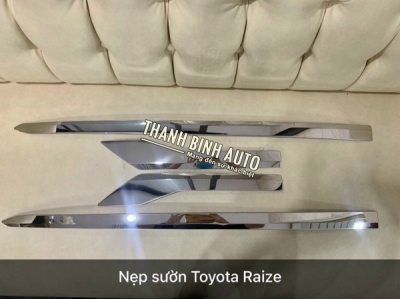 Nẹp sườn Toyota Raize